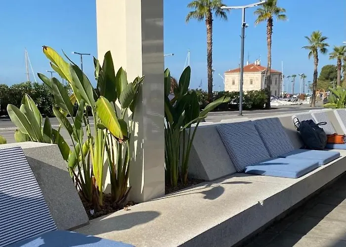 Sunny Days アパート *