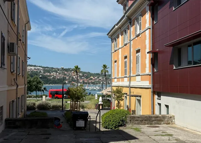 Sunny Days アパート コペル